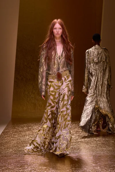 Look 19